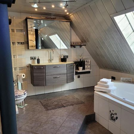Ferienwohnung Fitness Entspannung Sauna Im Westerwald Derschen Bagian luar foto