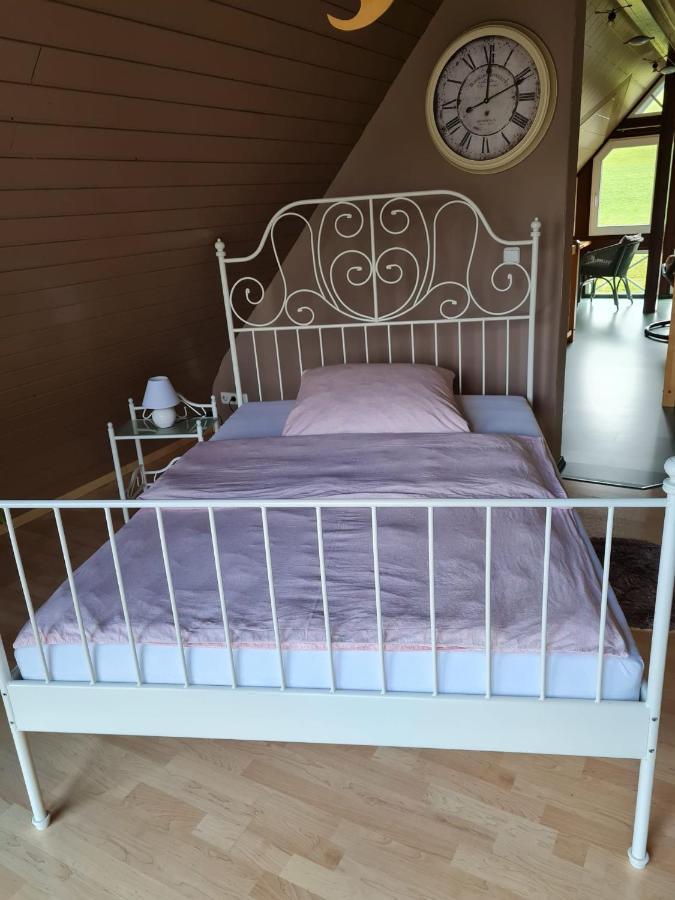 Ferienwohnung Fitness Entspannung Sauna Im Westerwald Derschen Bagian luar foto