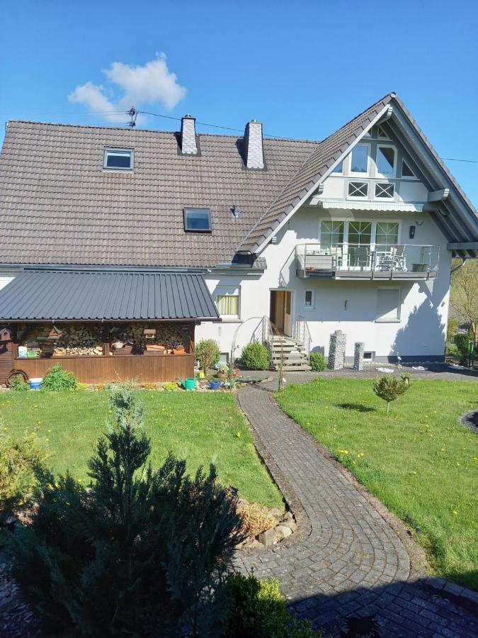 Ferienwohnung Fitness Entspannung Sauna Im Westerwald Derschen Bagian luar foto