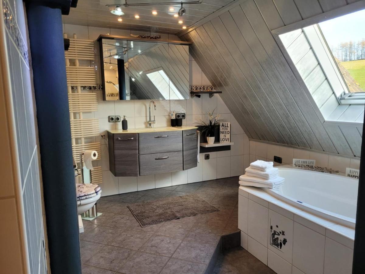 Ferienwohnung Fitness Entspannung Sauna Im Westerwald Derschen Bagian luar foto