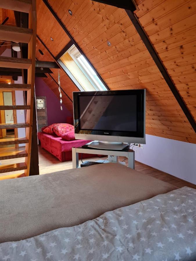Ferienwohnung Fitness Entspannung Sauna Im Westerwald Derschen Bagian luar foto