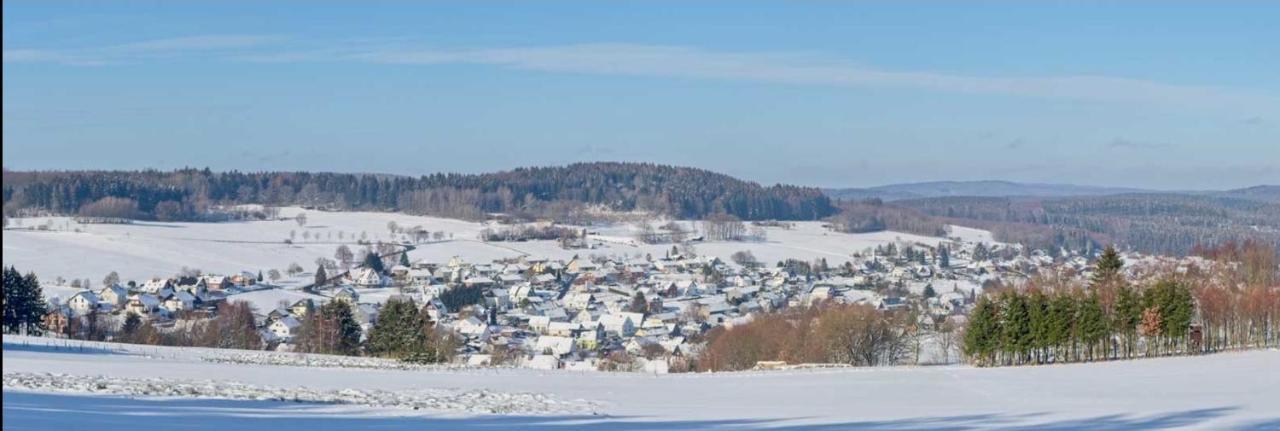 Ferienwohnung Fitness Entspannung Sauna Im Westerwald Derschen Bagian luar foto